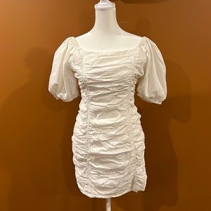 URBAN OUTFITTERS WHITE RUCHED MINI DRESS SIZE 6